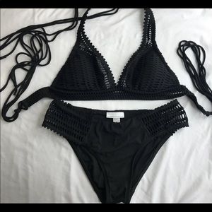 Robin picone size medium black crochet bikini